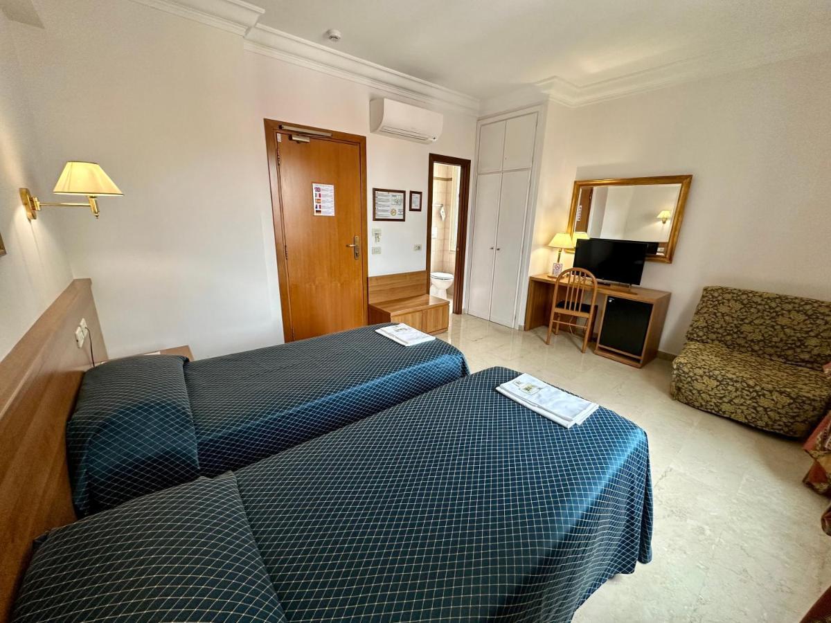 Hotel Principe Di Piemonte Рим Екстериор снимка