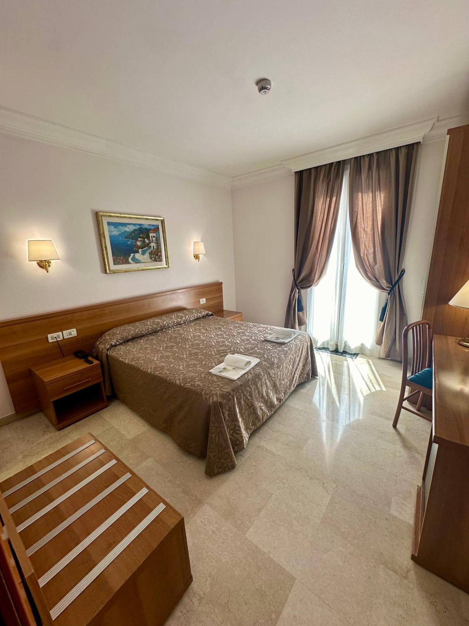 Hotel Principe Di Piemonte Рим Екстериор снимка