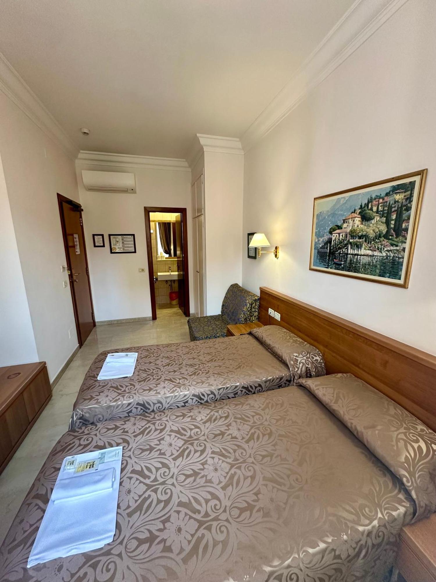 Hotel Principe Di Piemonte Рим Екстериор снимка