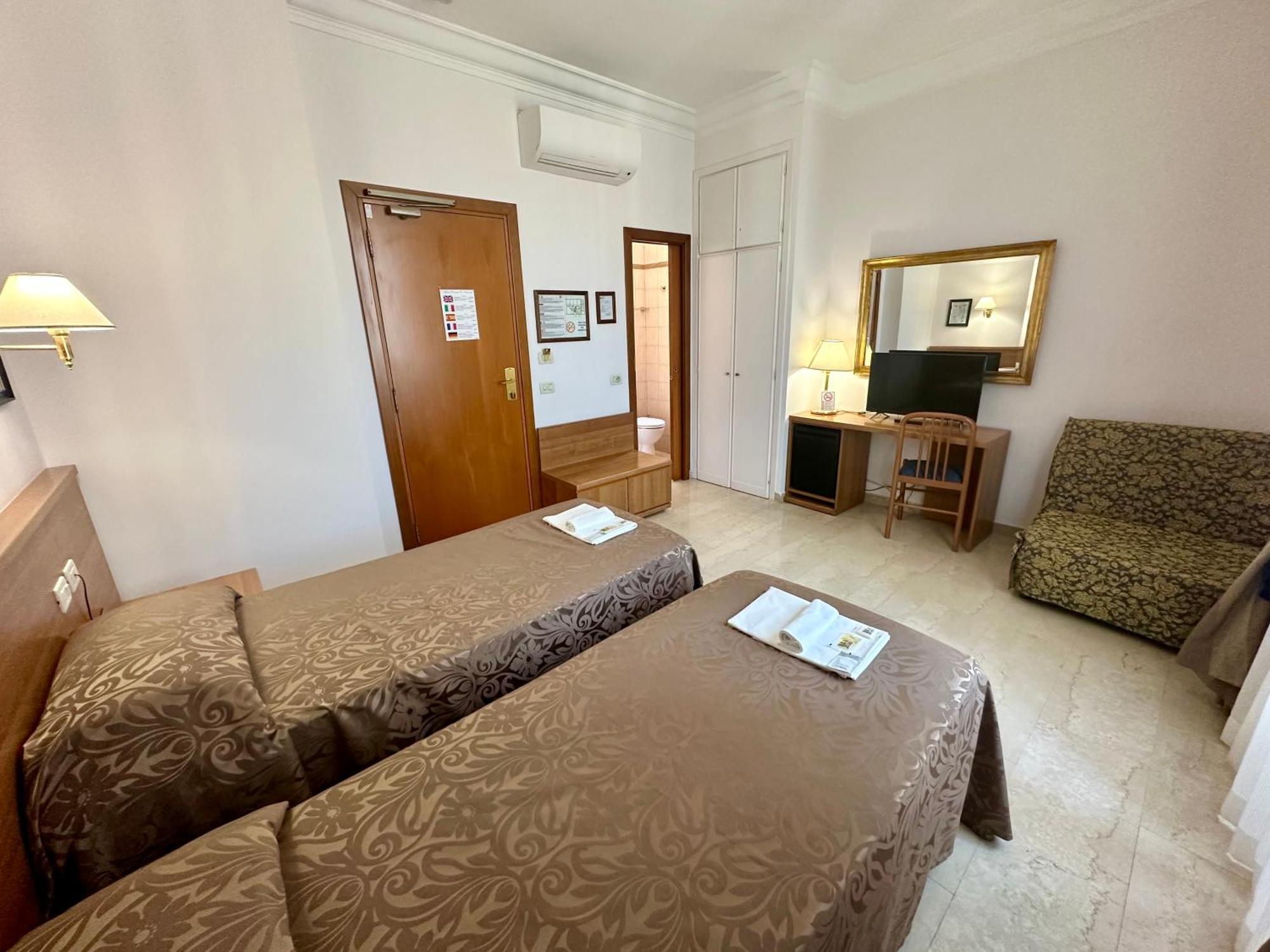 Hotel Principe Di Piemonte Рим Екстериор снимка