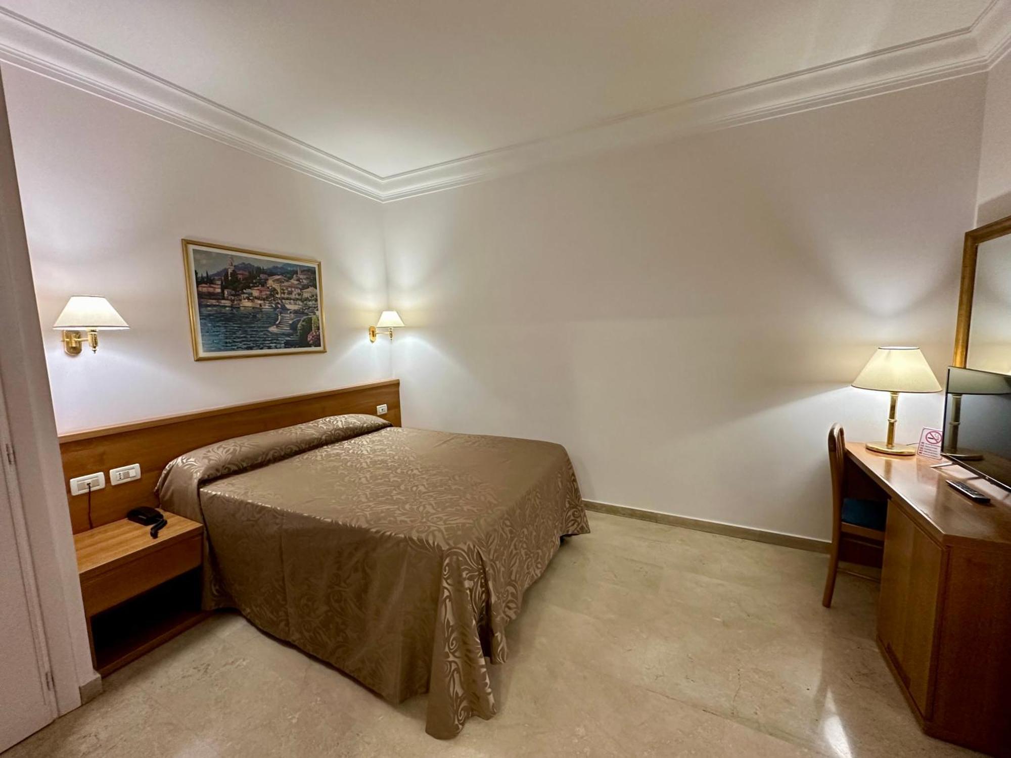 Hotel Principe Di Piemonte Рим Екстериор снимка