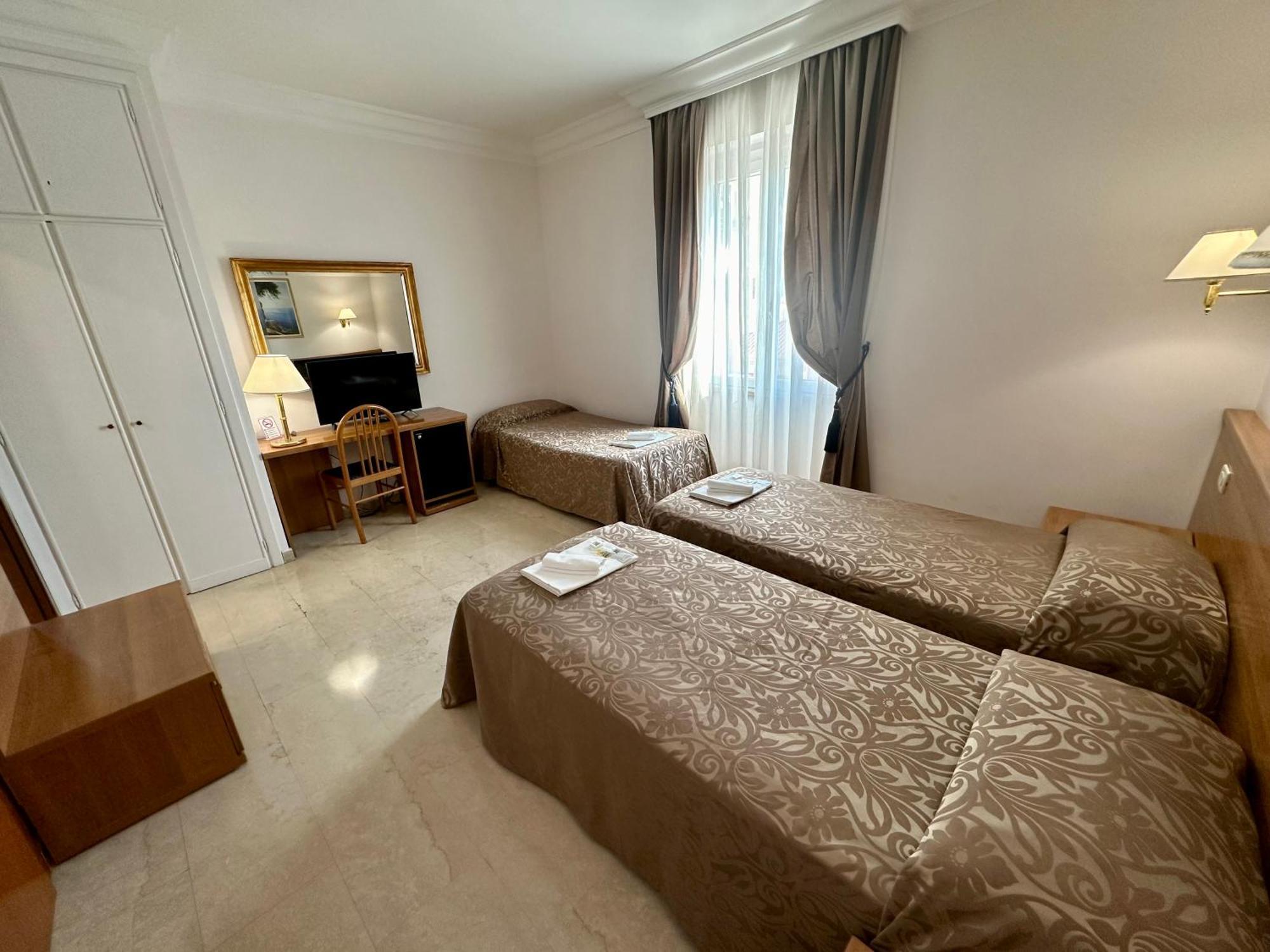 Hotel Principe Di Piemonte Рим Екстериор снимка