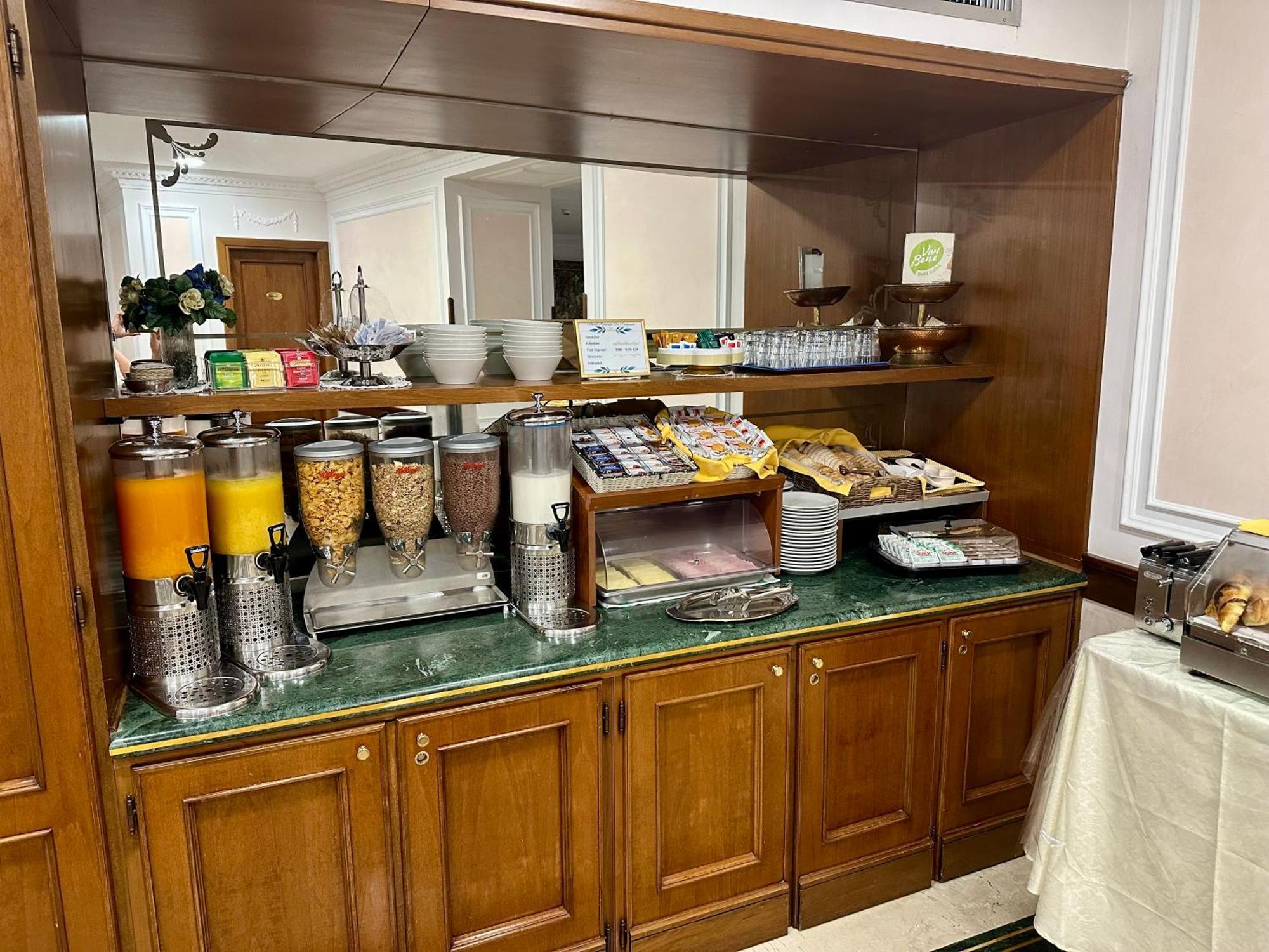 Hotel Principe Di Piemonte Рим Екстериор снимка