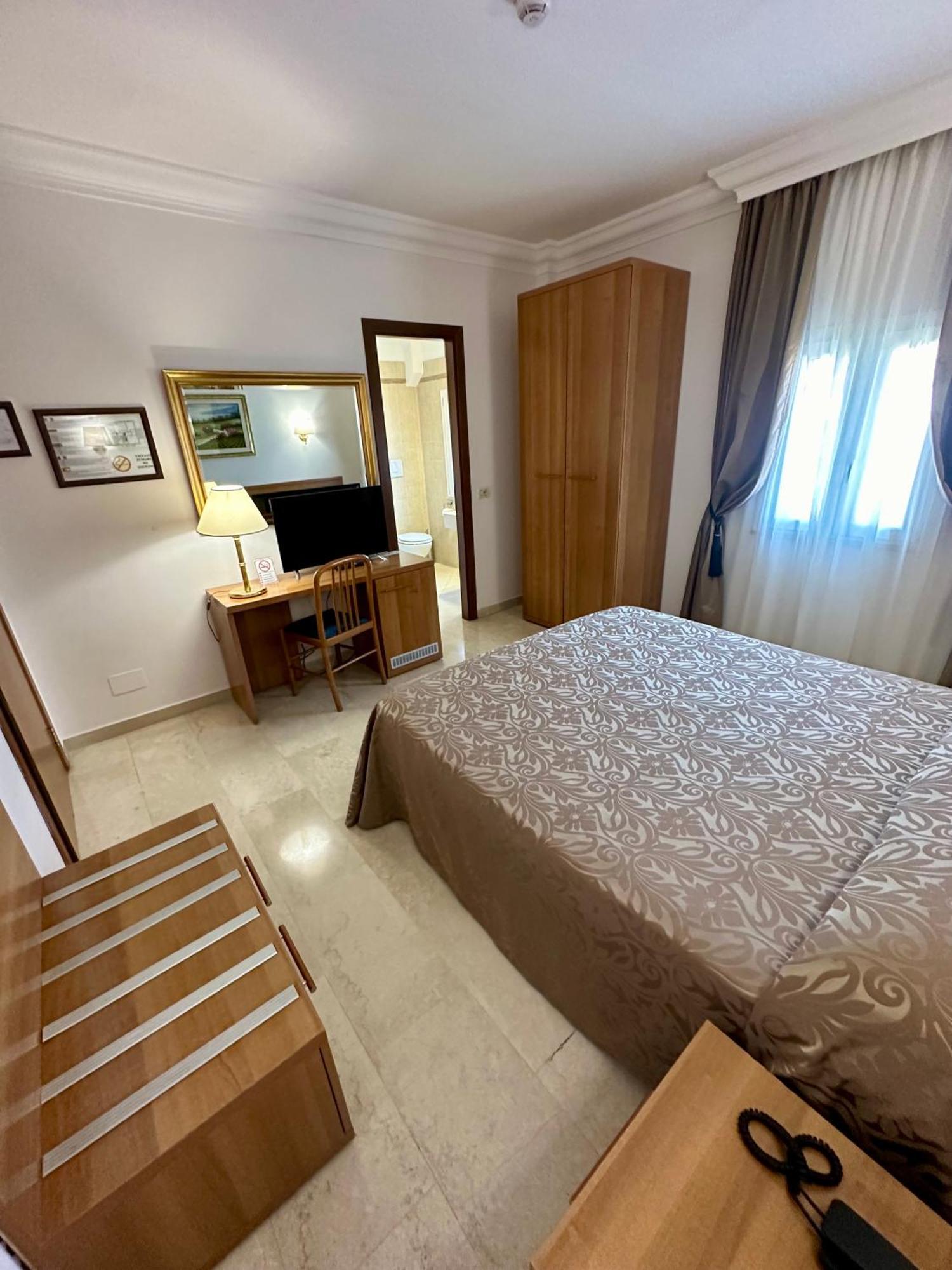 Hotel Principe Di Piemonte Рим Екстериор снимка