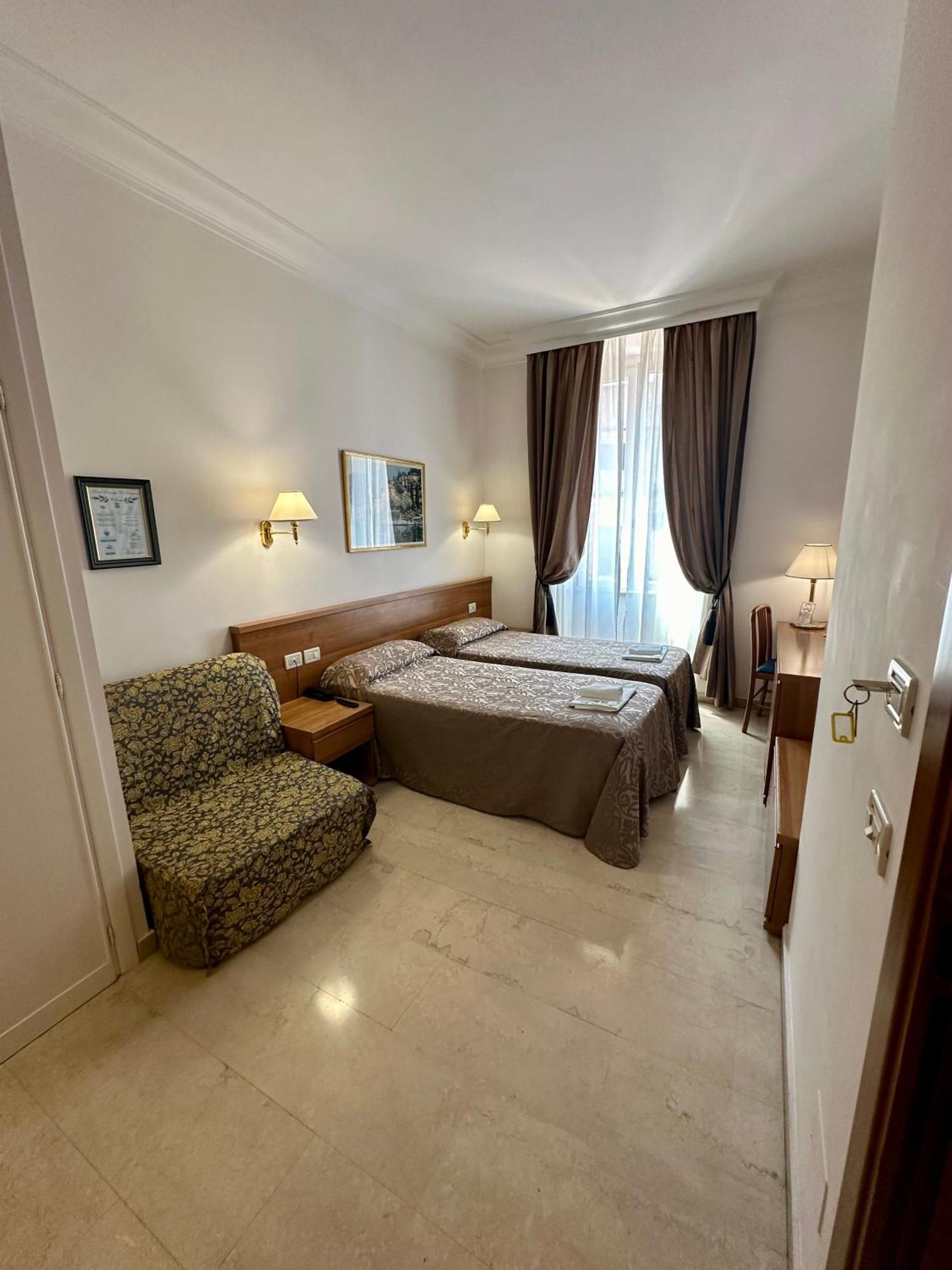 Hotel Principe Di Piemonte Рим Екстериор снимка