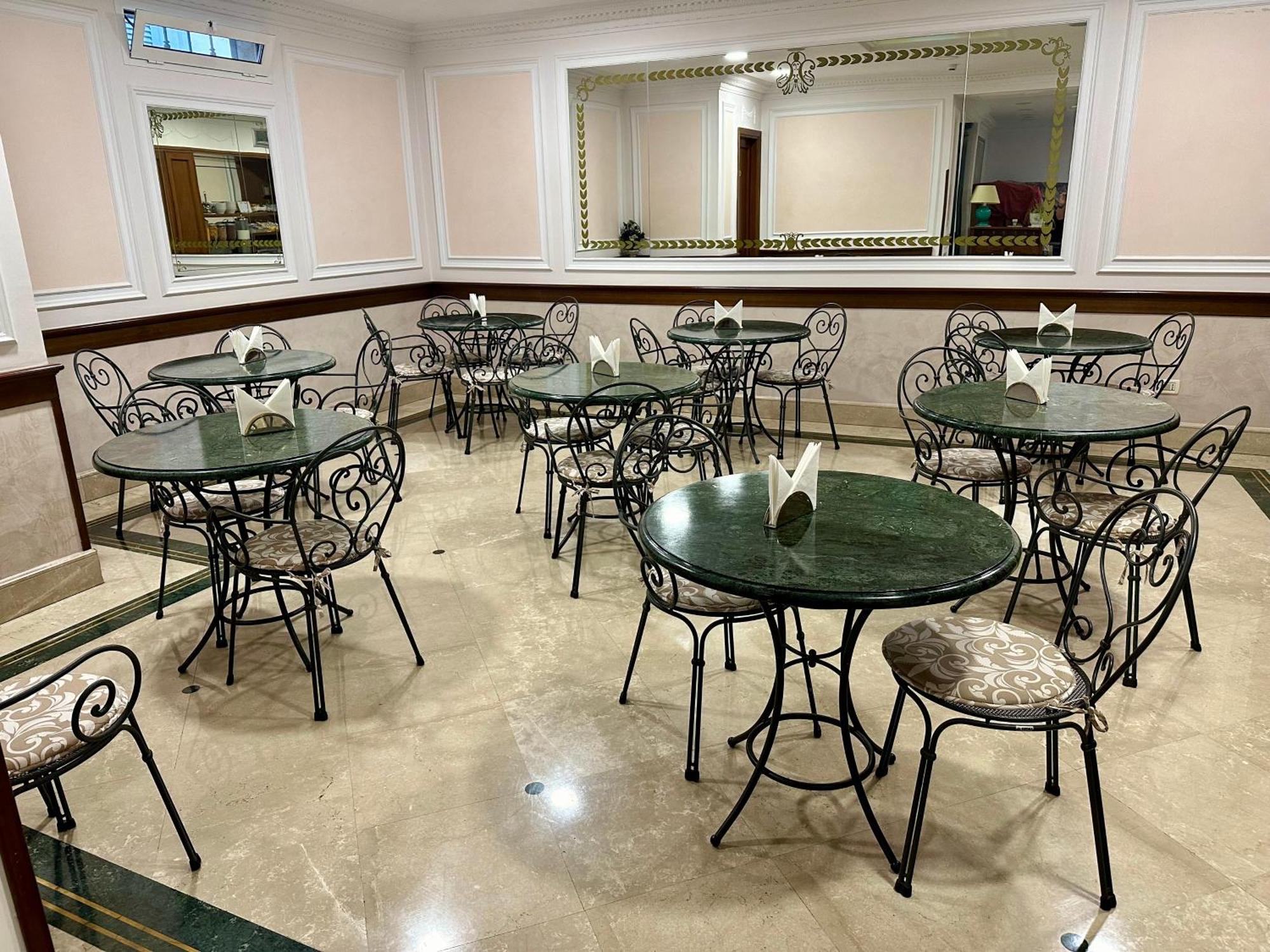 Hotel Principe Di Piemonte Рим Екстериор снимка