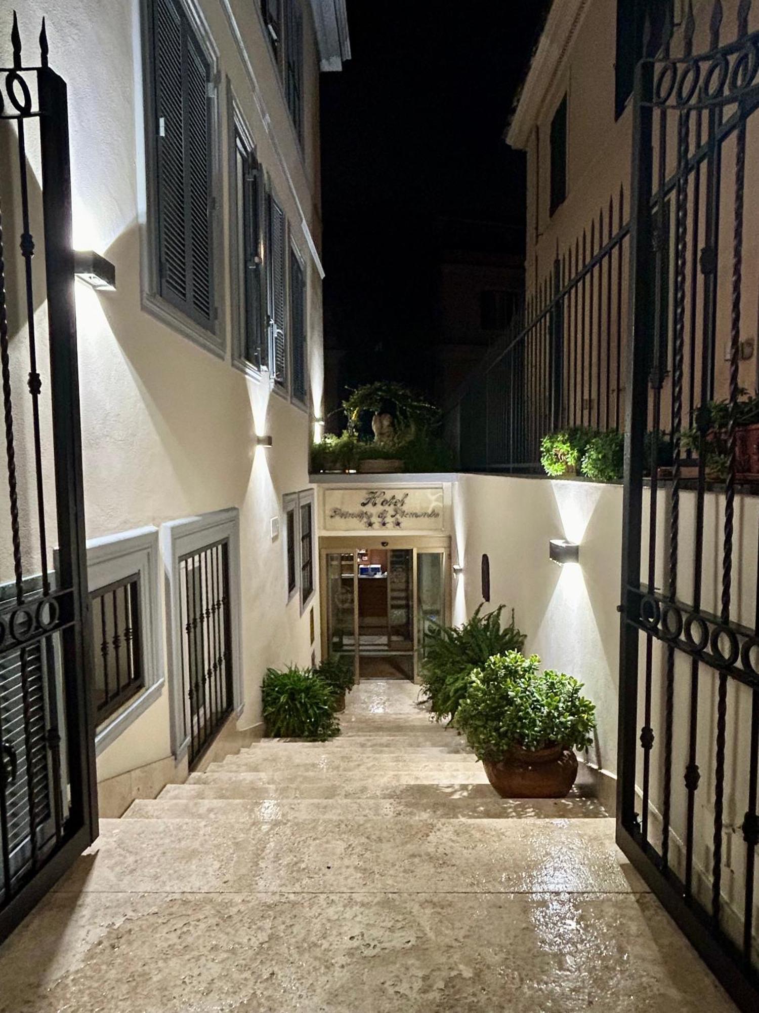 Hotel Principe Di Piemonte Рим Екстериор снимка
